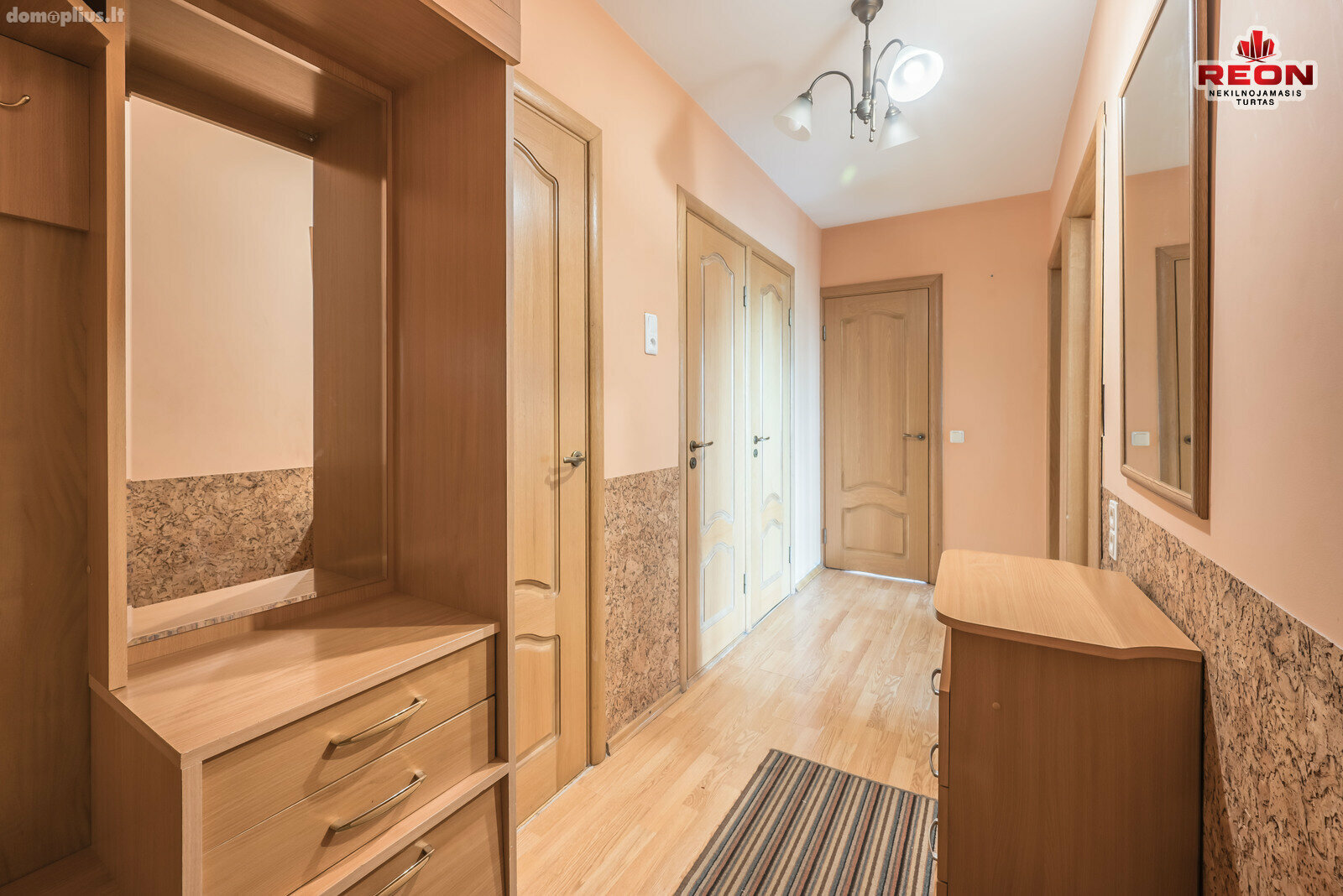 Продается 2 комнатная квартира Vilniuje, Karoliniškėse, Loretos Asanavičiūtės g.
