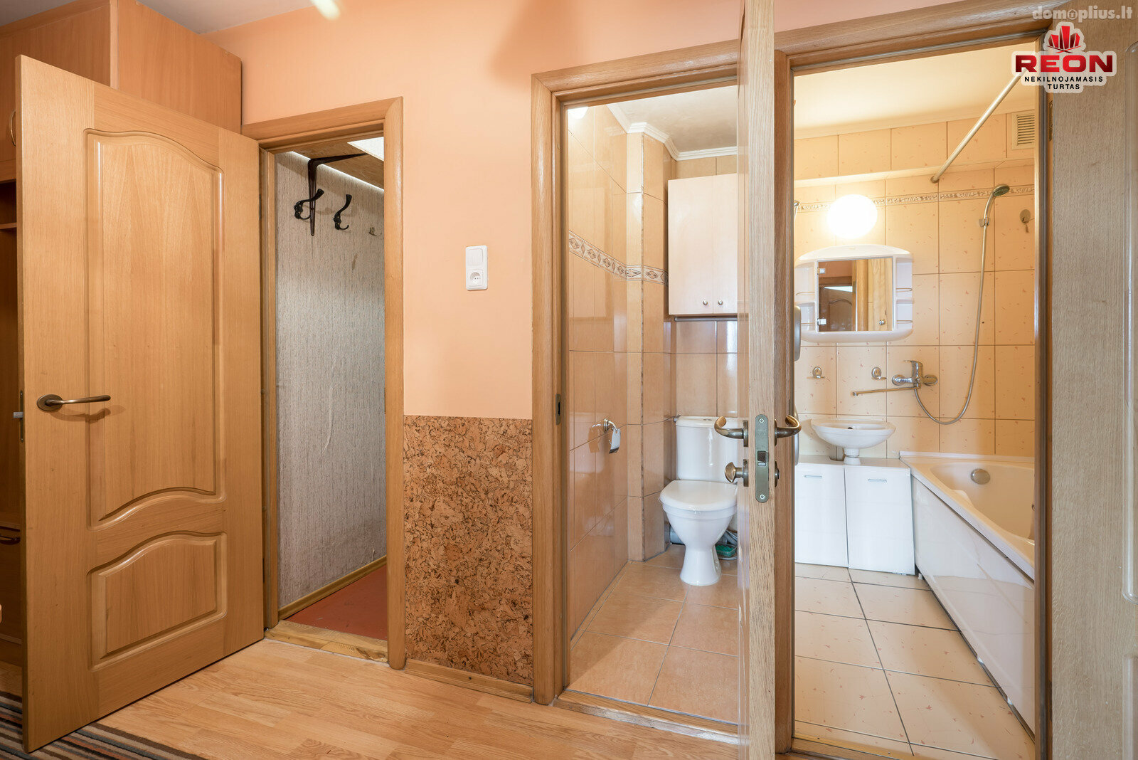 Продается 2 комнатная квартира Vilniuje, Karoliniškėse, Loretos Asanavičiūtės g.