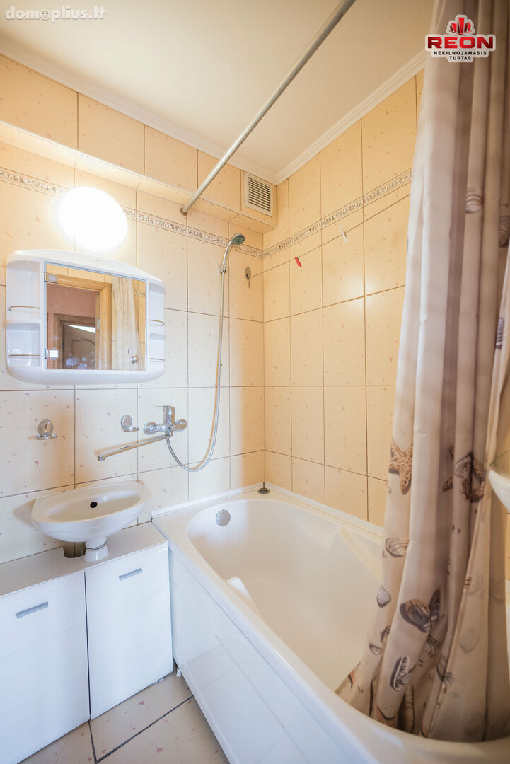 Продается 2 комнатная квартира Vilniuje, Karoliniškėse, Loretos Asanavičiūtės g.