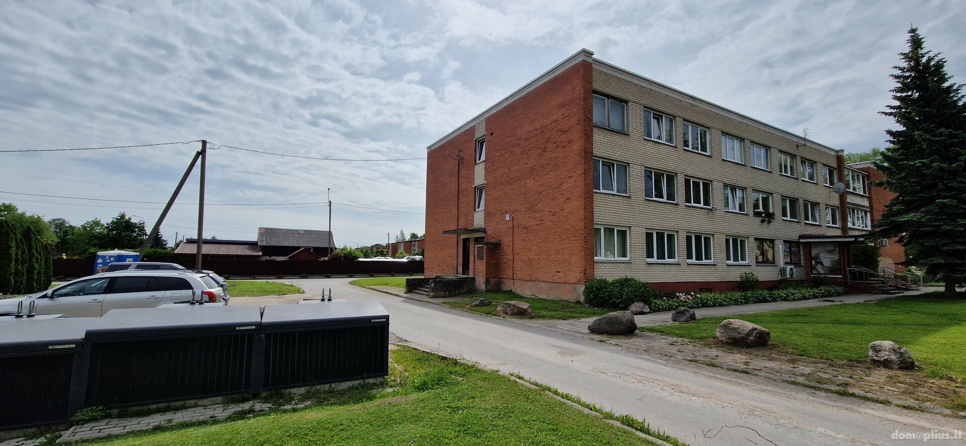 Parduodamas 4 kambarių butas Šiaulių rajono sav., Ginkūnuose, Žeimių g.
