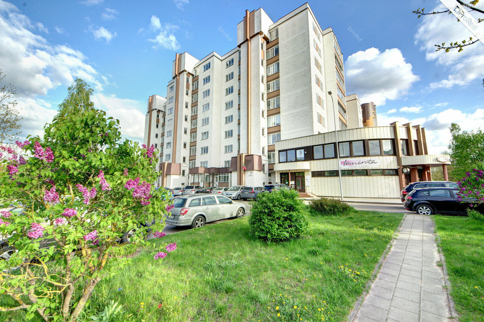 Parduodamas 2 kambarių butas Vilniuje, Šeškinėje, Laisvės pr.