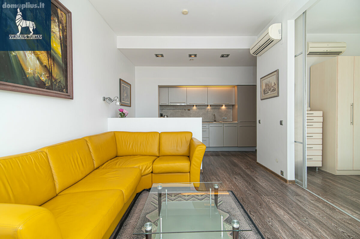 2 rooms apartment for rent Vilniuje, Naujamiestyje, V. Mykolaičio-Putino g.
