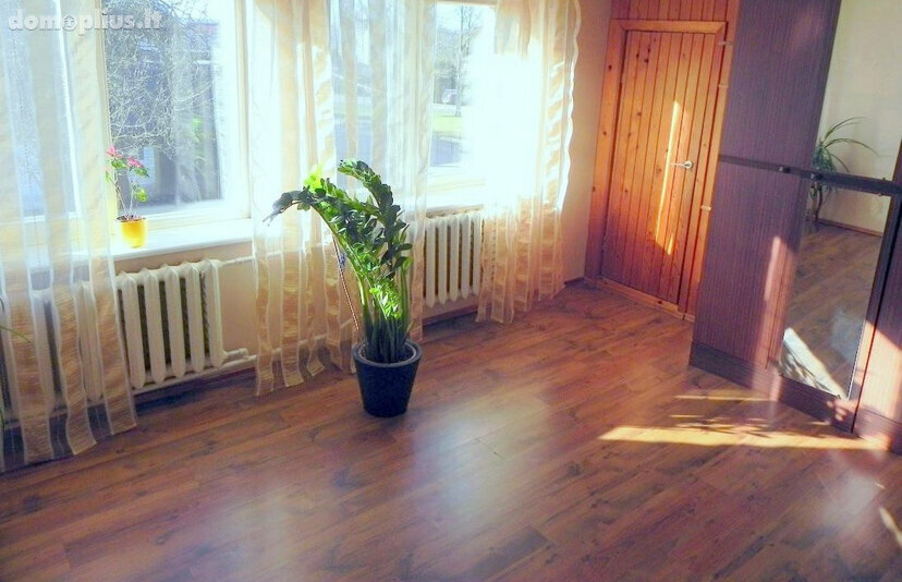 Parduodamas 3 kambarių butas Kauno rajono sav., Raudondvaryje, M. Valančiaus g.