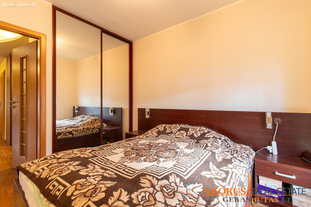 4 rooms apartment for sell Vilniuje, Lazdynuose, Erfurto g.