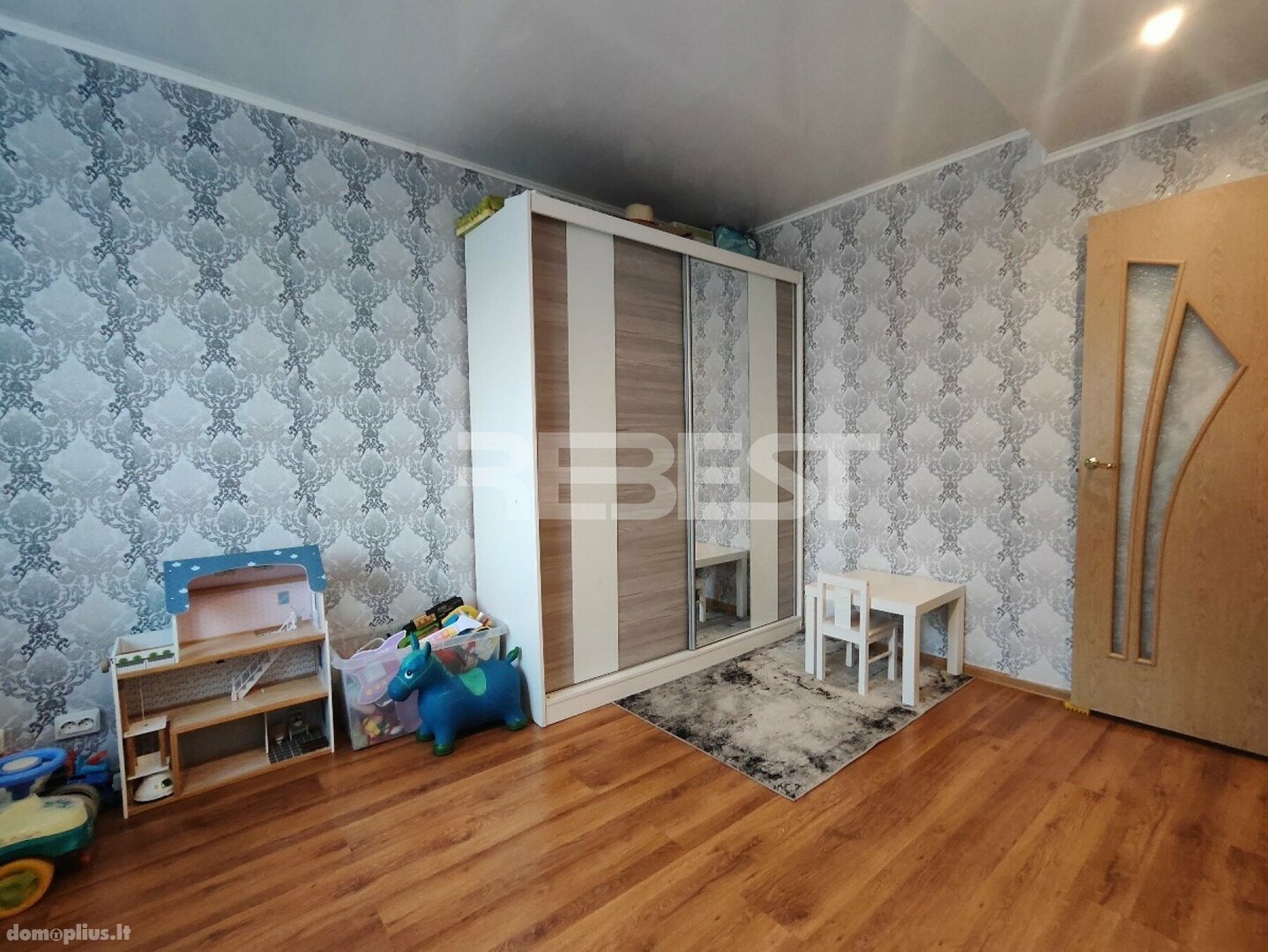 Parduodamas 4 kambarių butas Kelmės rajono sav., Šiauliuose
