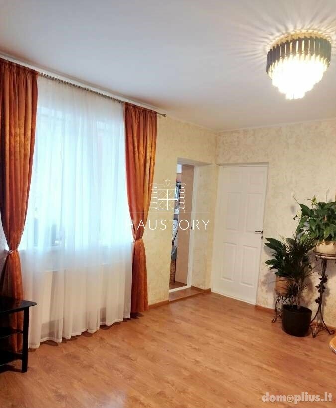 Parduodamas 3 kambarių butas Klaipėdoje, Melnragėje, Molo g.