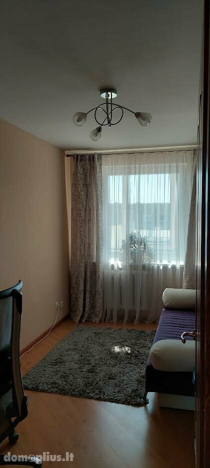 Parduodamas 4 kambarių butas Klaipėdoje, Poilsio, Darželio g.