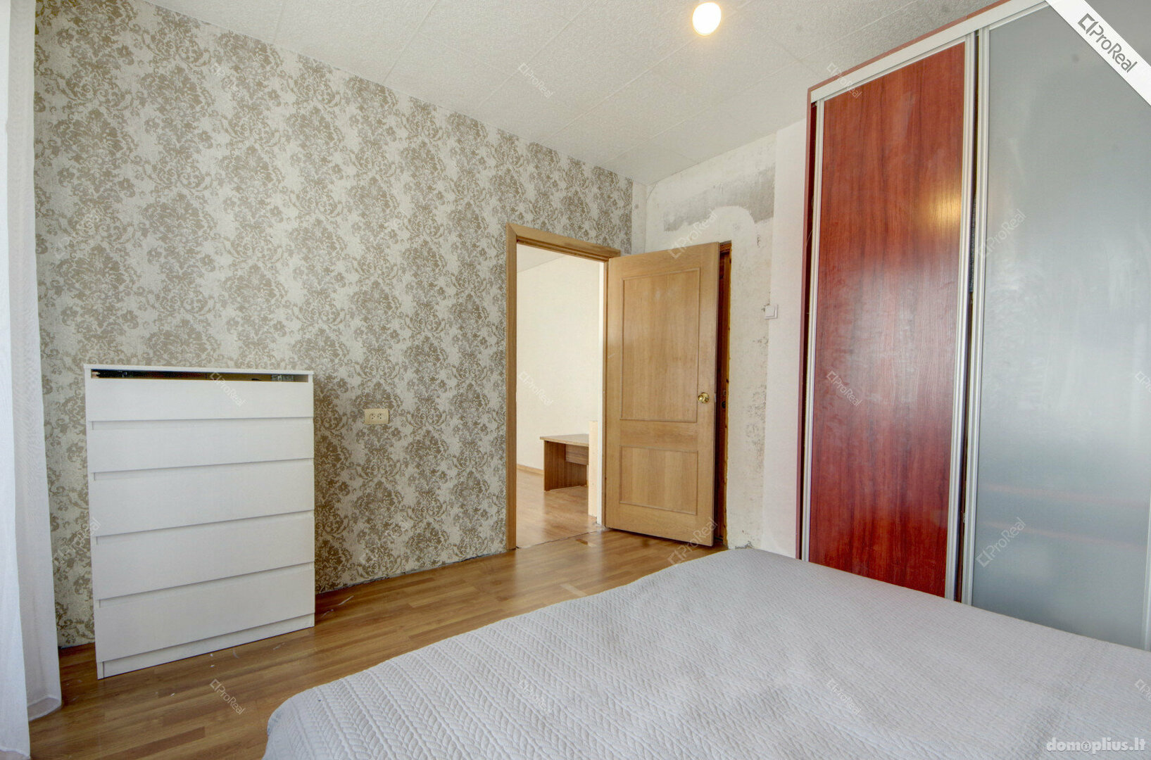 Продается 3 комнатная квартира Vilniuje, Šeškinėje, Gelvonų g.