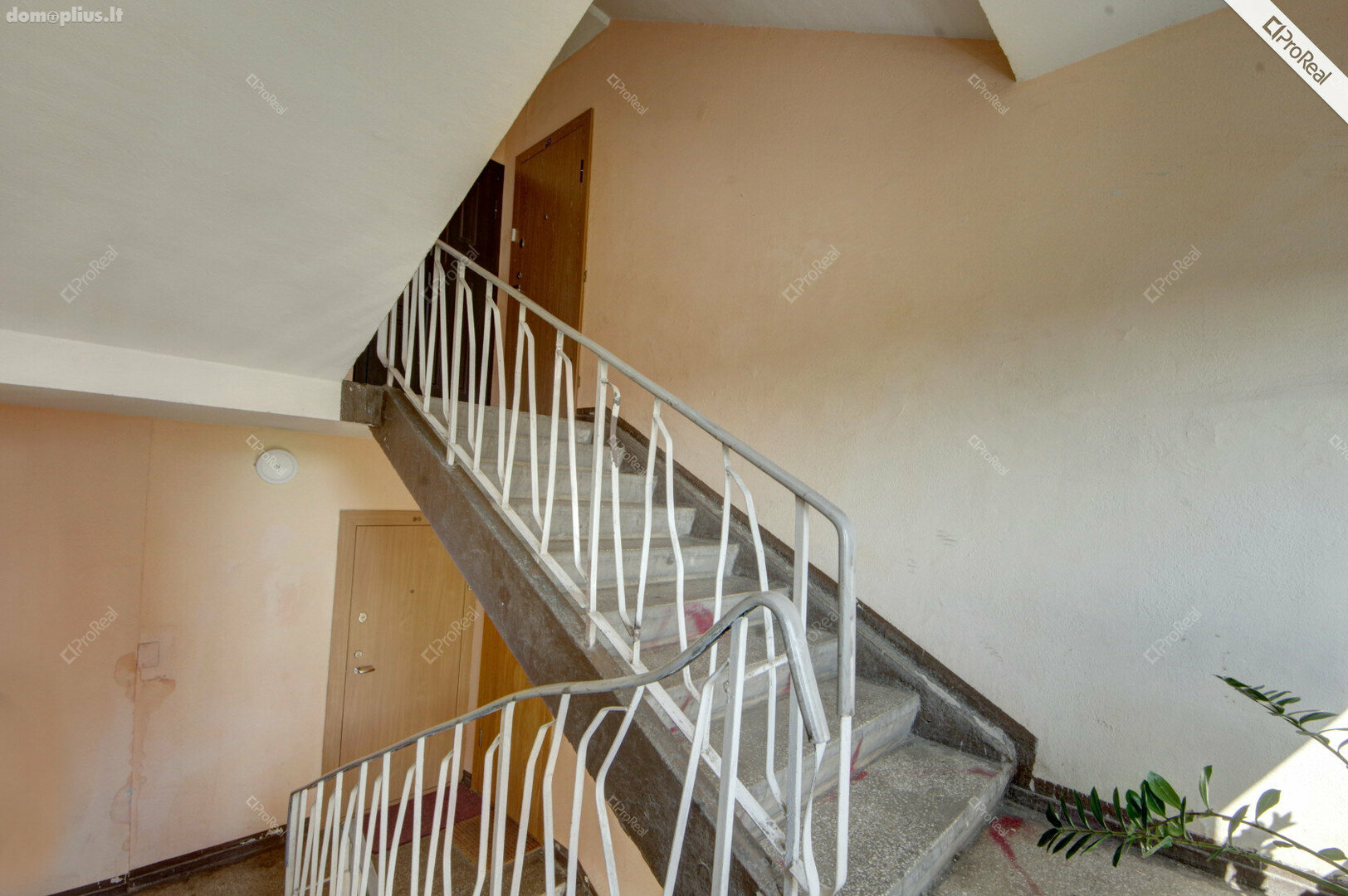 Продается 3 комнатная квартира Vilniuje, Šeškinėje, Gelvonų g.