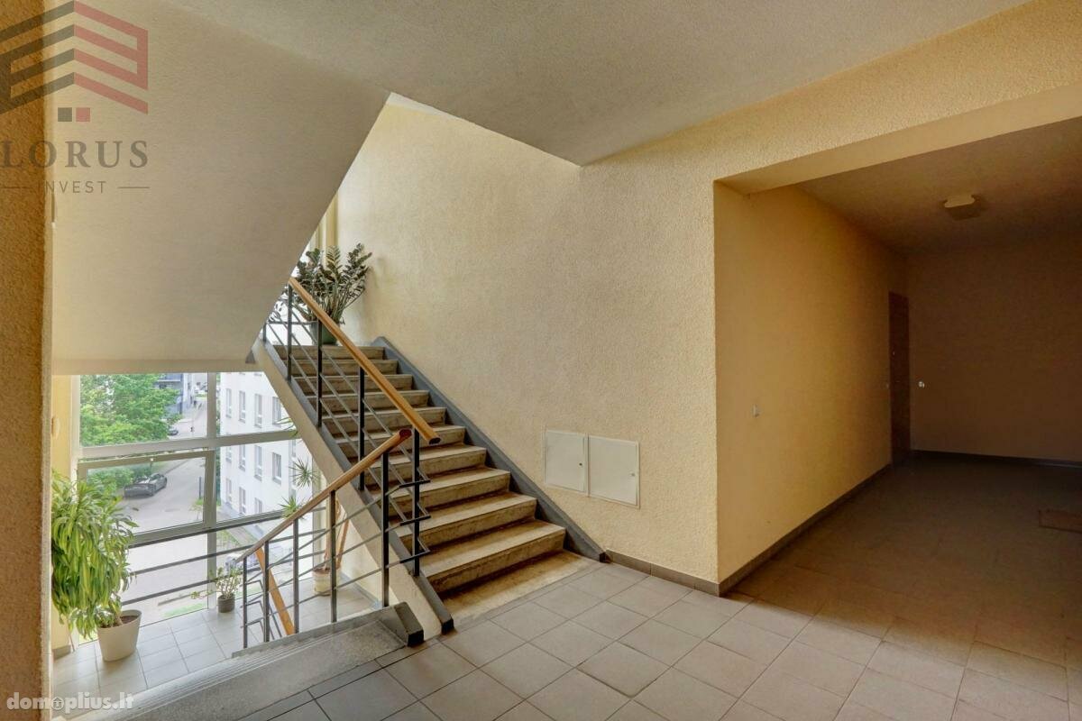 Продается 2 комнатная квартира Vilniuje, Šeškinėje, Šeškinės g.