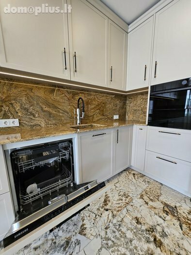 4 rooms apartment for sell Klaipėdoje, Centre, Žvejų g.