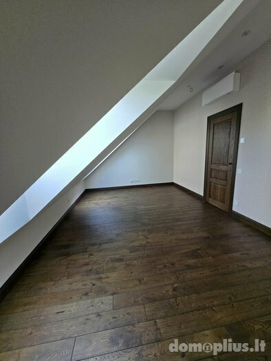 4 rooms apartment for sell Klaipėdoje, Centre, Žvejų g.