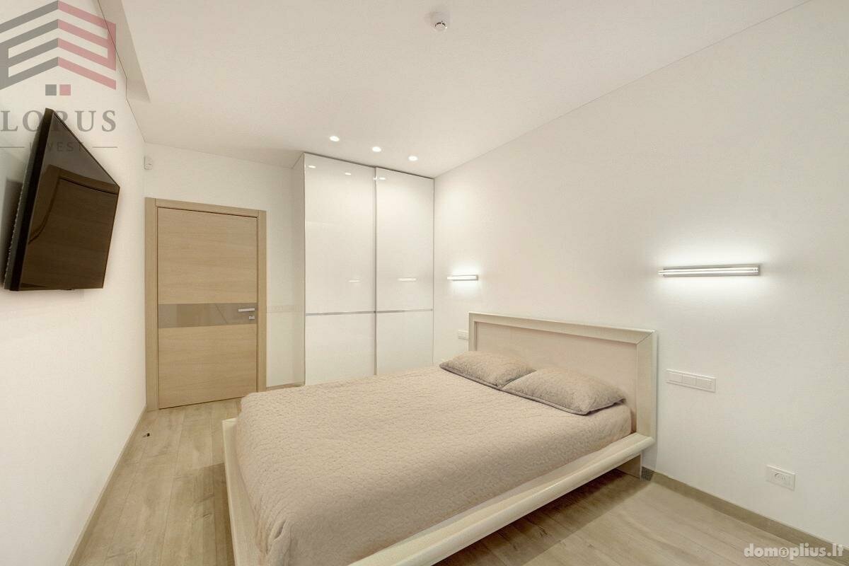 Продается 3 комнатная квартира Vilniuje, Karoliniškėse, Igno Šimulionio g.