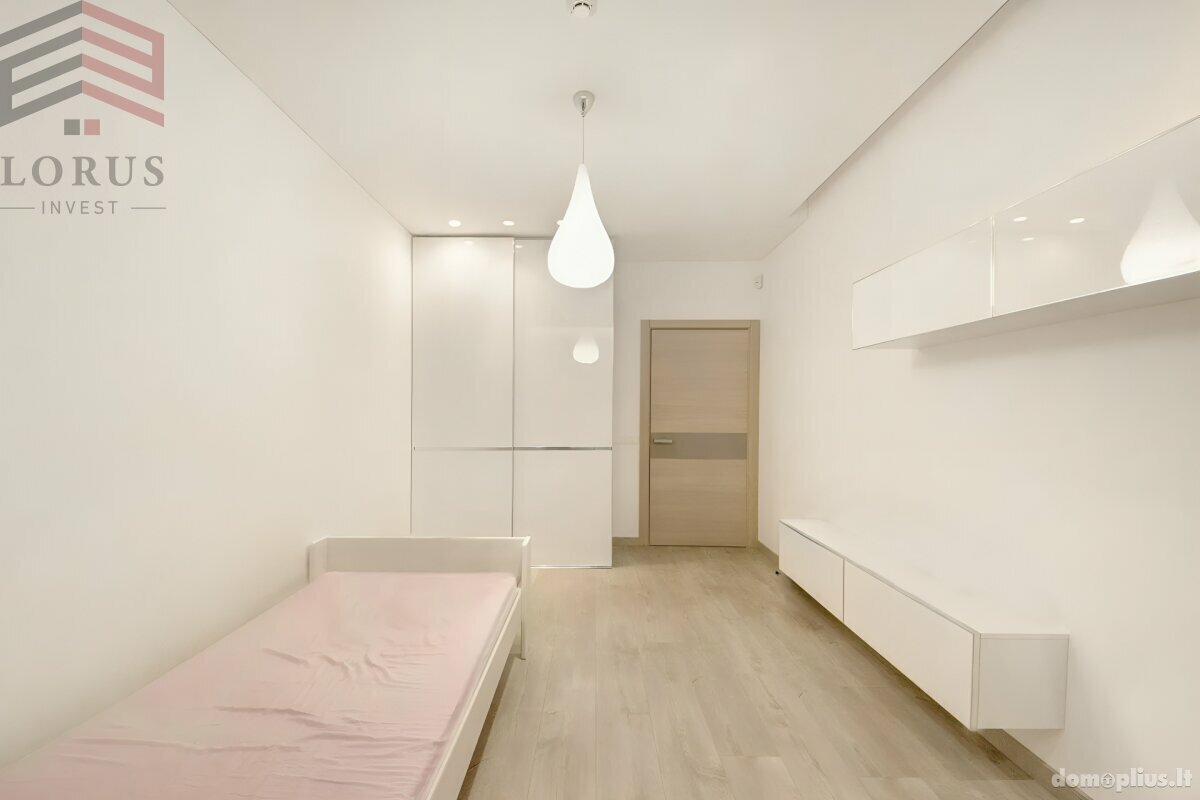 Продается 3 комнатная квартира Vilniuje, Karoliniškėse, Igno Šimulionio g.