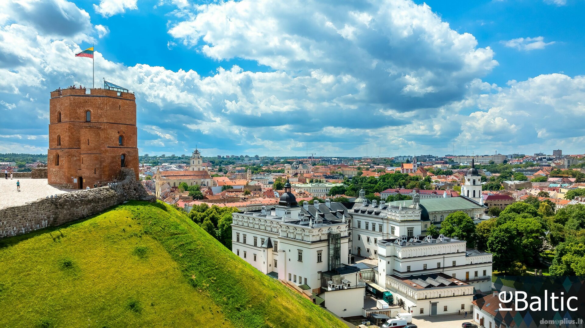 Parduodamas 5 kambarių butas Vilniuje, Senamiestyje, Bernardinų g.