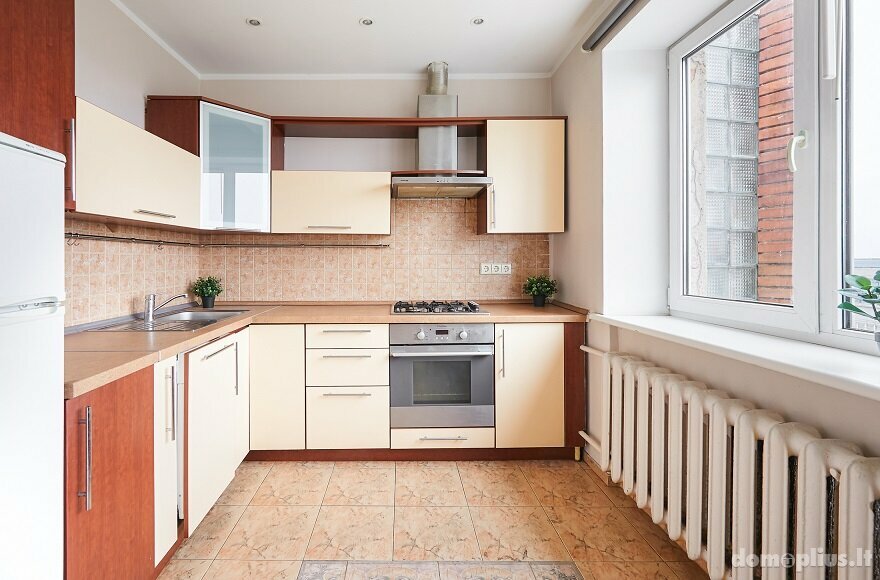 Продается 3 комнатная квартира Kaune, Žaliakalnyje, Savanorių pr.