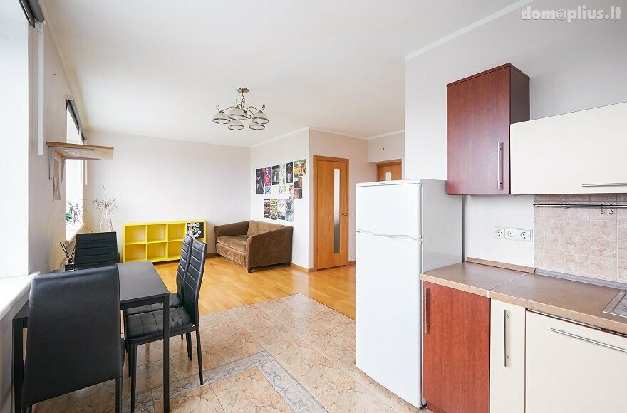 Продается 3 комнатная квартира Kaune, Žaliakalnyje, Savanorių pr.