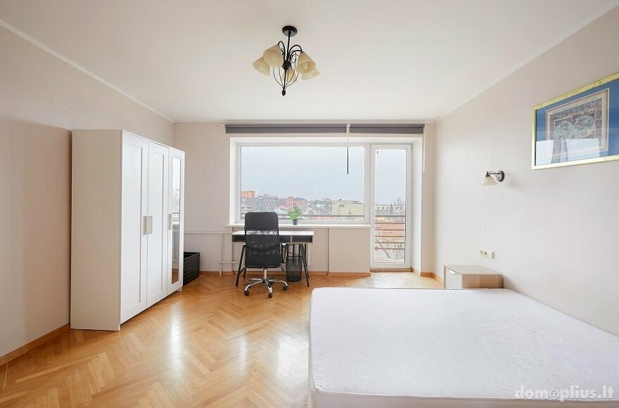 Продается 3 комнатная квартира Kaune, Žaliakalnyje, Savanorių pr.