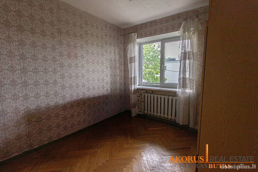 Parduodamas 4 kambarių butas Vilniuje, Antakalnyje, P. Vileišio g.