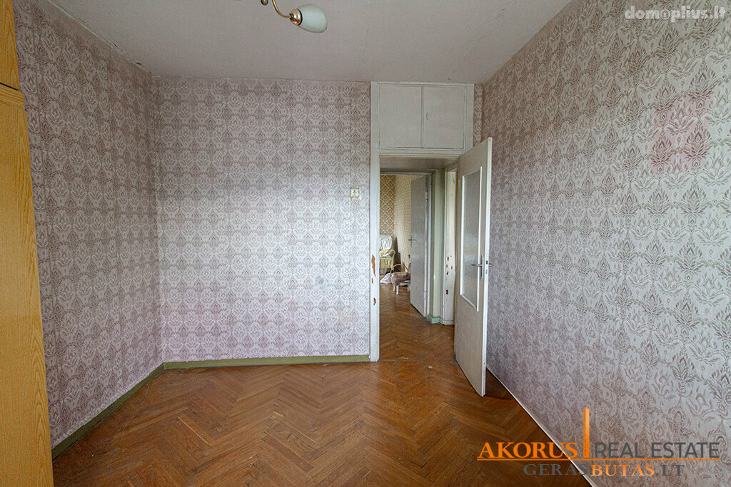 Parduodamas 4 kambarių butas Vilniuje, Antakalnyje, P. Vileišio g.