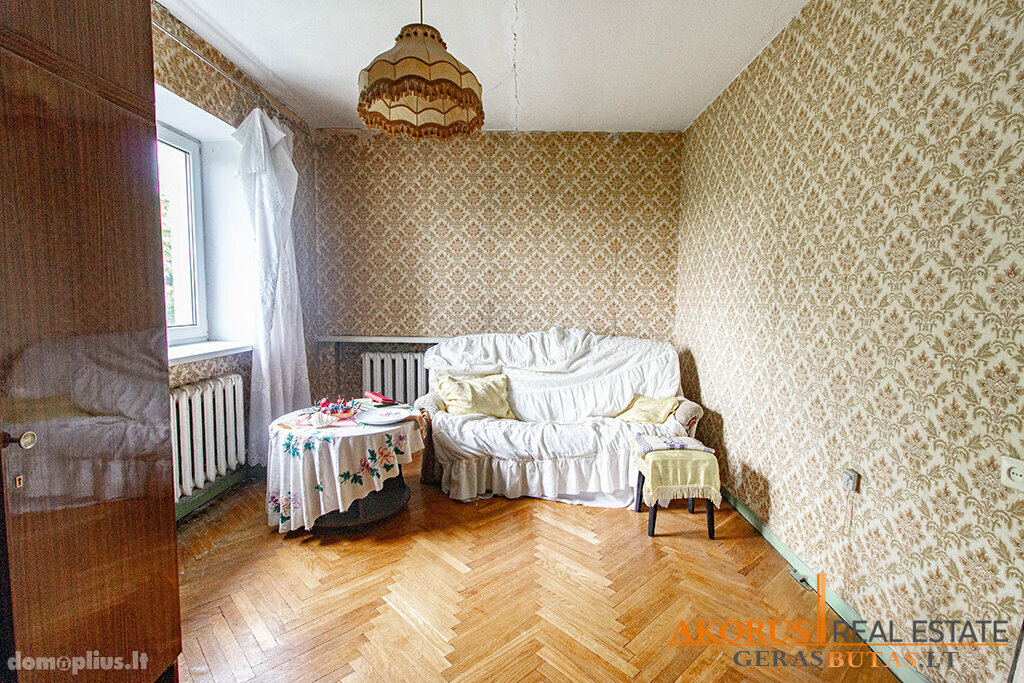 Parduodamas 4 kambarių butas Vilniuje, Antakalnyje, P. Vileišio g.