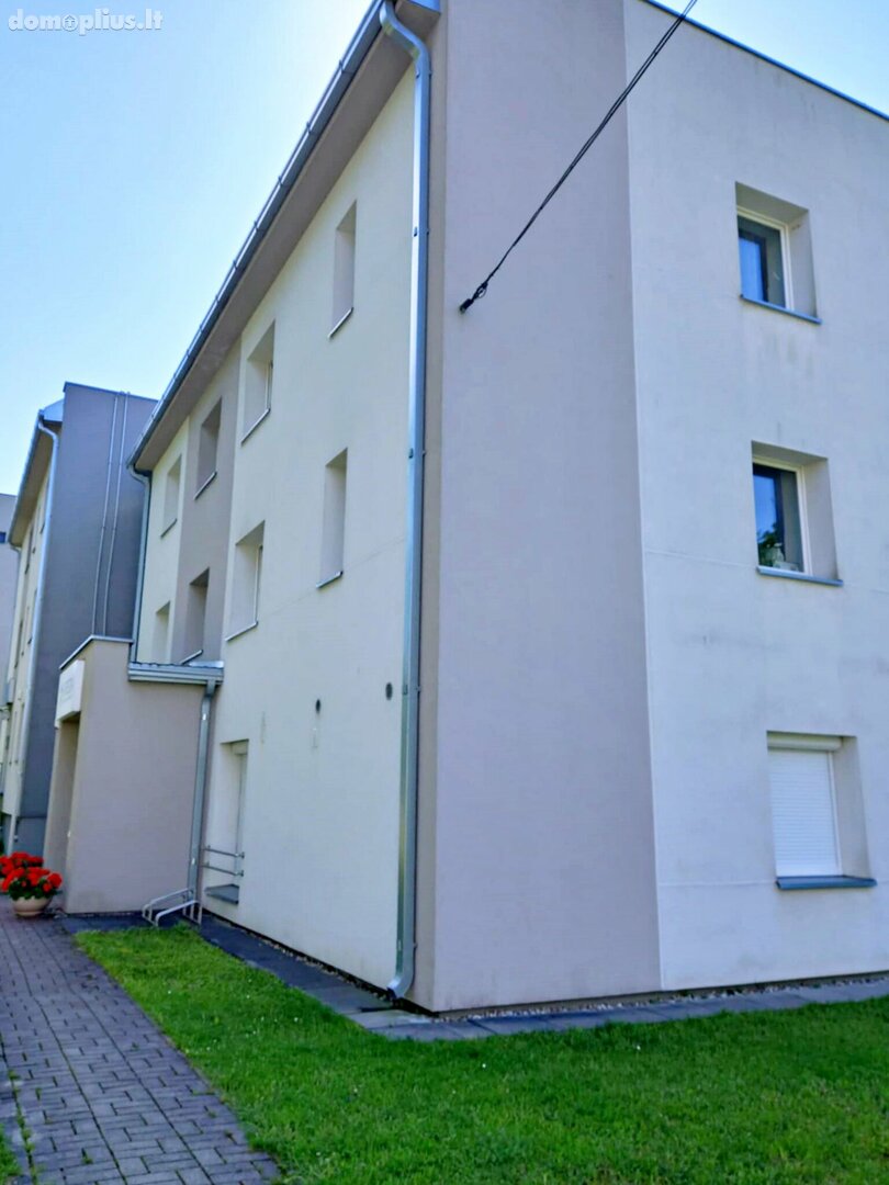 Parduodamas 2 kambarių butas Šakių rajono sav., Šakiuose, Bažnyčios g.