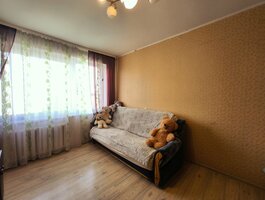 3 kambarių butas Utenos rajono sav., Utenoje, Vaižganto g.