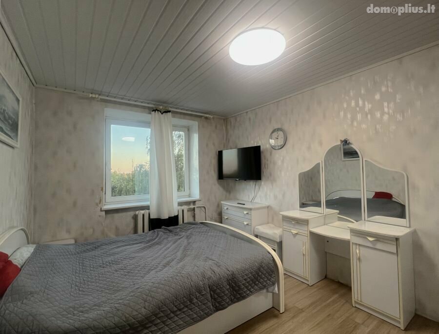 Parduodamas 4 kambarių butas Šiauliuose, Zokniuose, Radviliškio g.