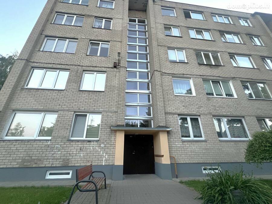 Parduodamas 4 kambarių butas Šiauliuose, Zokniuose, Radviliškio g.