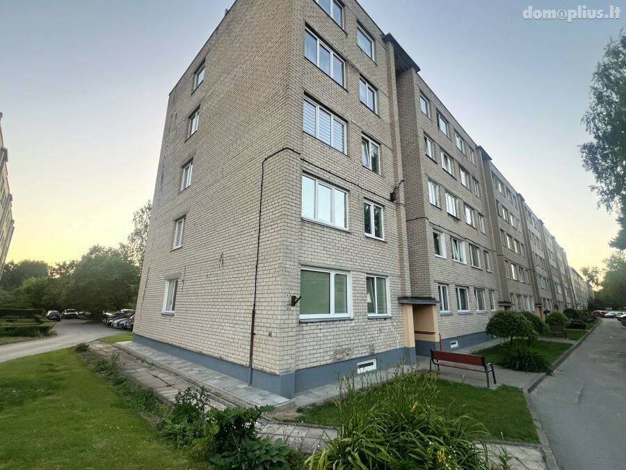 Parduodamas 4 kambarių butas Šiauliuose, Zokniuose, Radviliškio g.