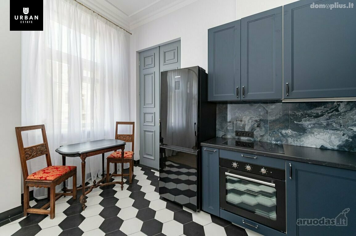 3 rooms apartment for sell Kaune, Senamiestyje, D. Poškos g.