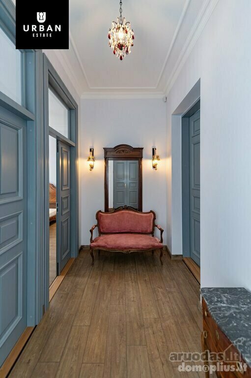 3 rooms apartment for sell Kaune, Senamiestyje, D. Poškos g.
