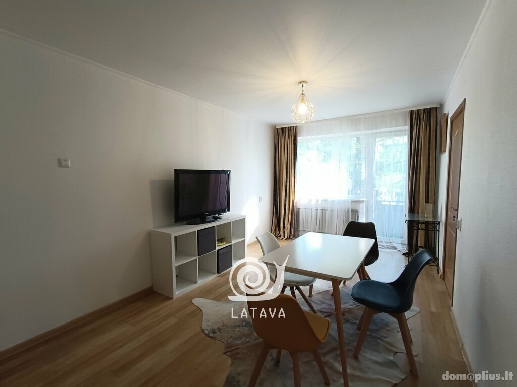 4 kambarių buto nuoma Kaune, Dainavoje, Pramonės pr.
