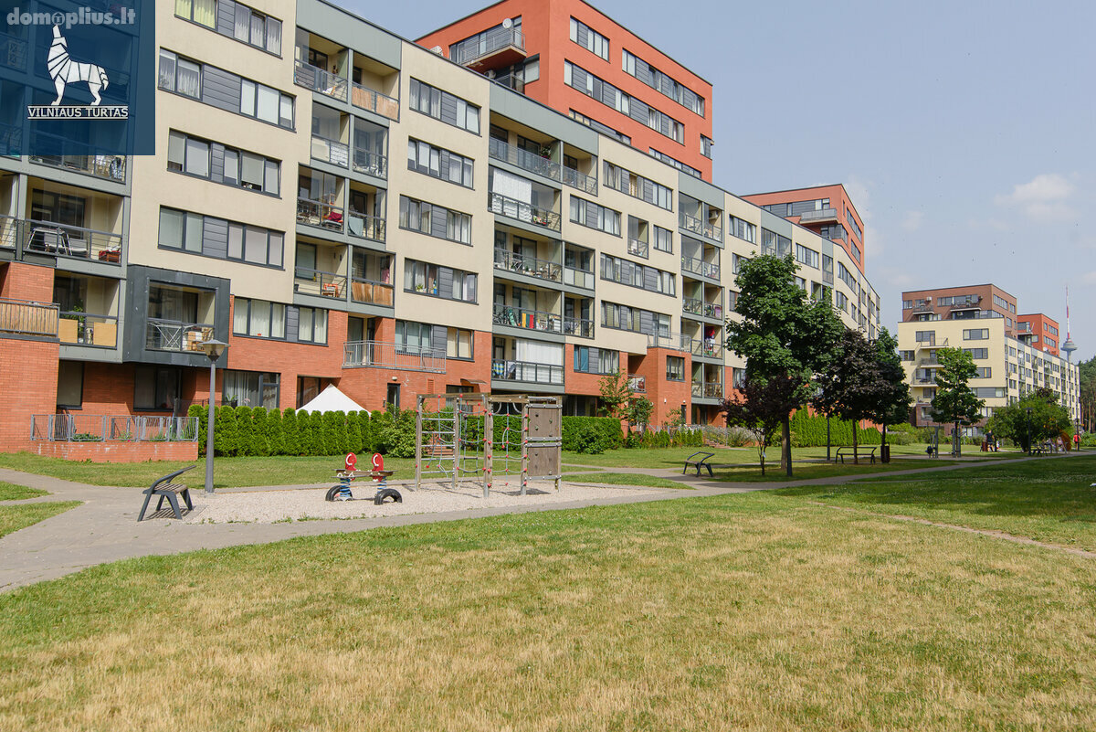 Parduodamas 2 kambarių butas Vilniuje, Lazdynėliuose, Jonažolių g.