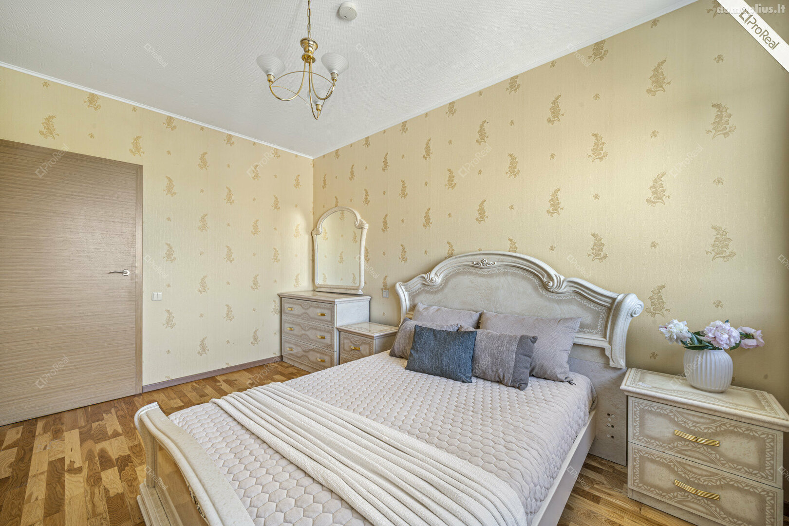 4 rooms apartment for sell Vilniuje, Visoriuose, Jono Kairiūkščio g.