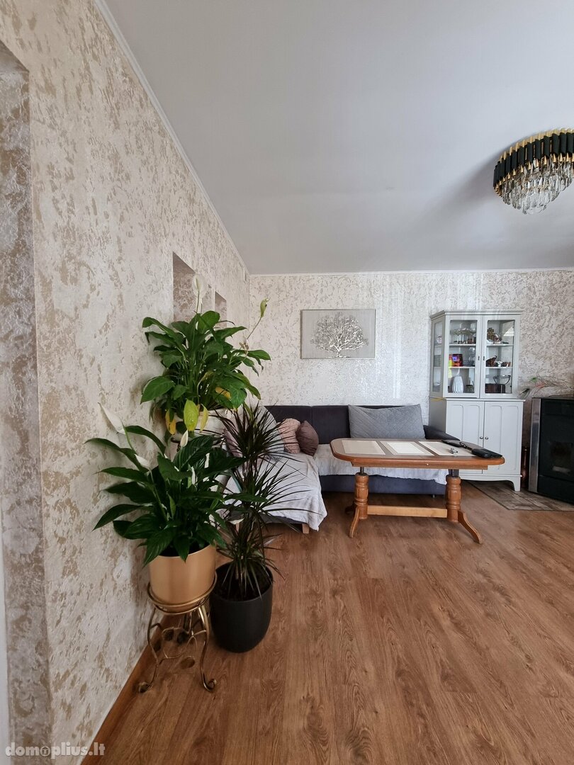 Parduodamas 3 kambarių butas Klaipėdoje, Melnragėje, Molo g.