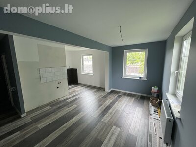 Parduodamas 3 kambarių butas Akmenės rajono sav., Naujoji Akmenė, J. Janonio g.