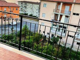 Parduodamas 5 kambarių butas Italijoje, Belvedere Marittimo