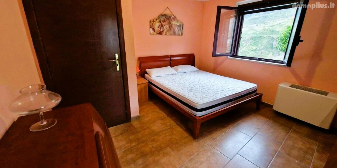 Parduodamas 6 kambarių butas Italijoje, Belvedere Marittimo