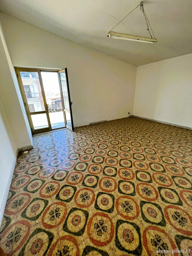 Parduodamas 4 kambarių butas Italijoje, Scalea
