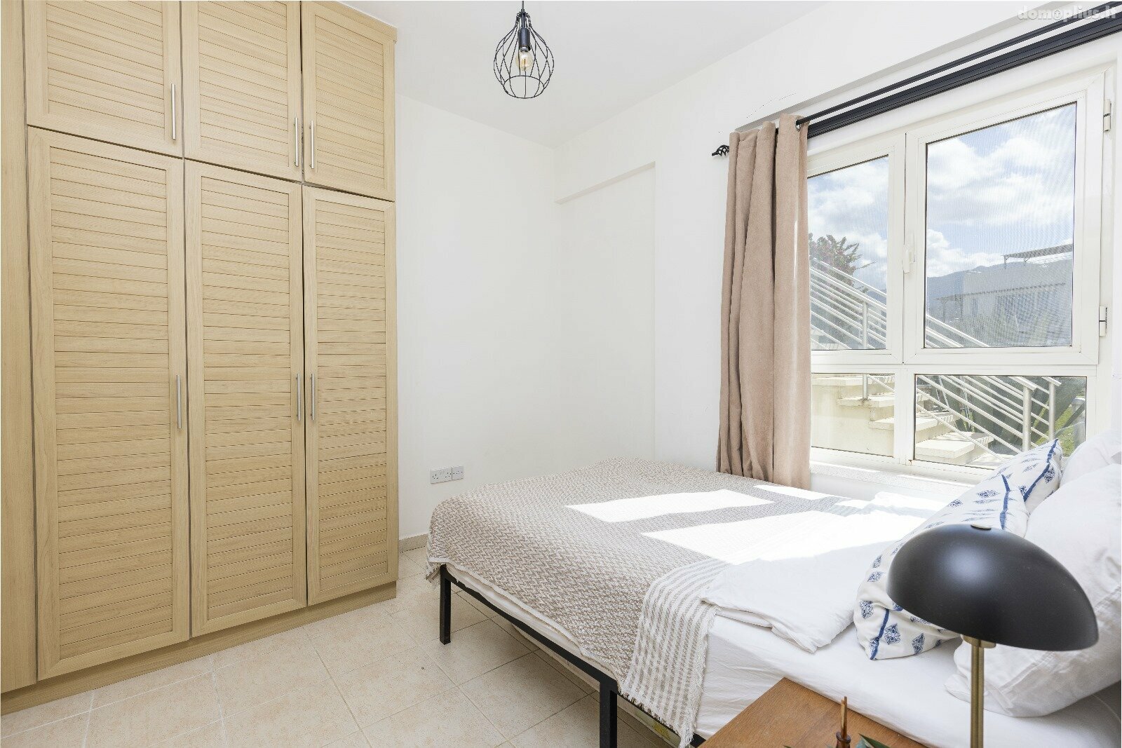 Продается 4 комнатная квартира Кипр, Kyrenia