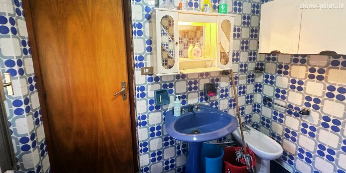 Parduodamas 3 kambarių butas Italijoje, Kita