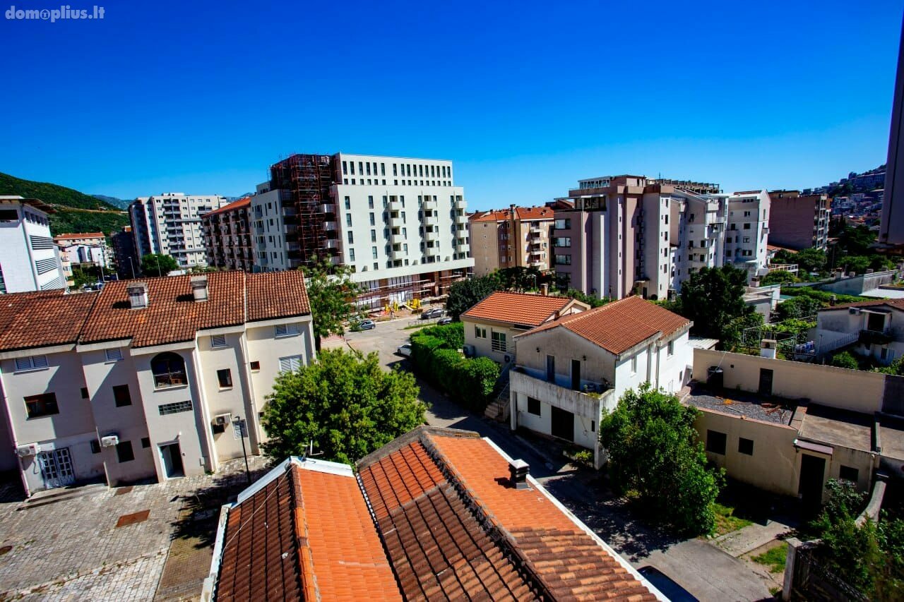 Parduodamas 2 kambarių butas Serbija ir Juodkalnijoje, Budva