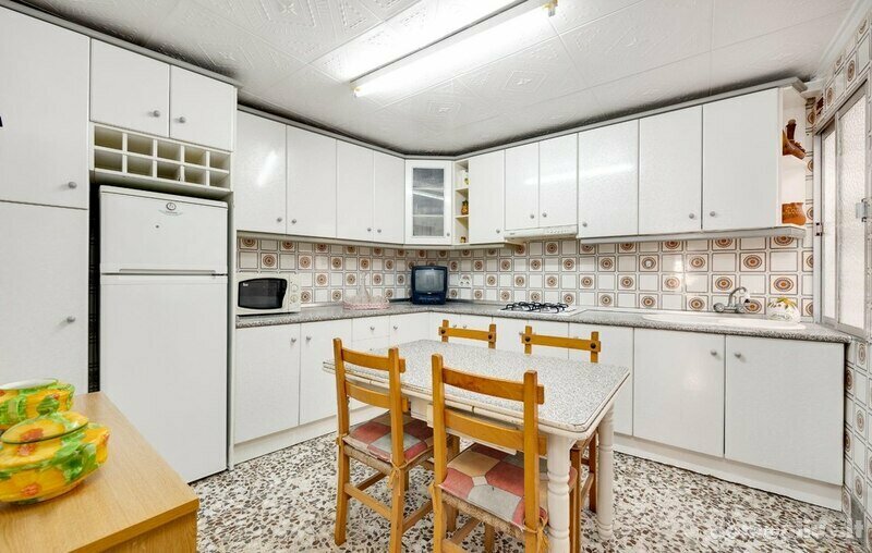 Продается 4 комнатная квартира Испания, Torrevieja