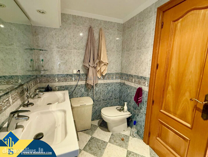 Parduodamas 5 kambarių butas Ispanijoje, Benidorm