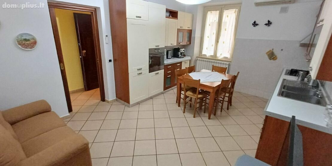 Parduodamas 5 kambarių butas Italijoje, Kita