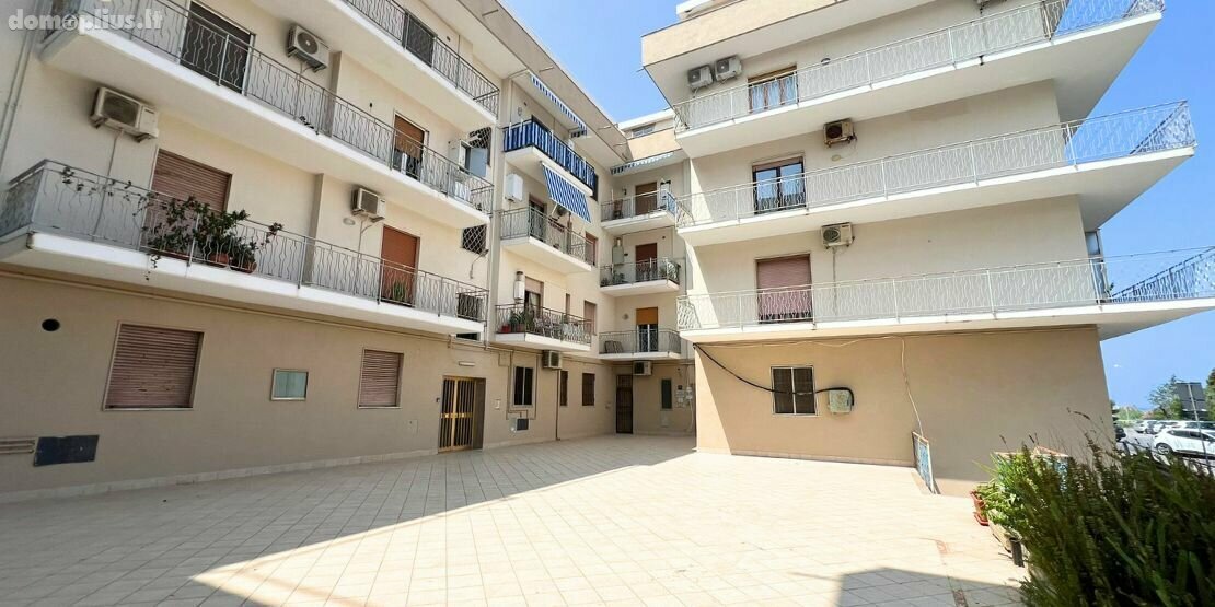 Продается 4 комнатная квартира Италия, Scalea