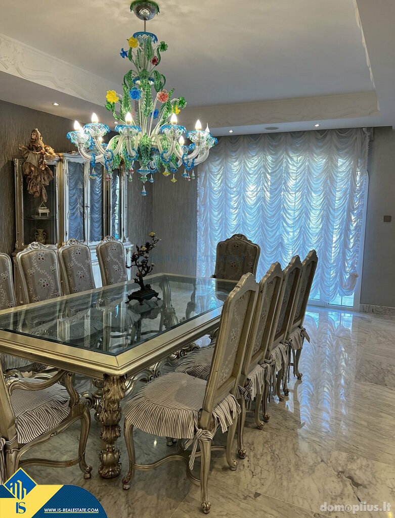 Дом Испания, Marbella