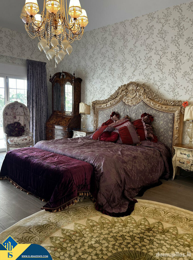 Дом Испания, Marbella