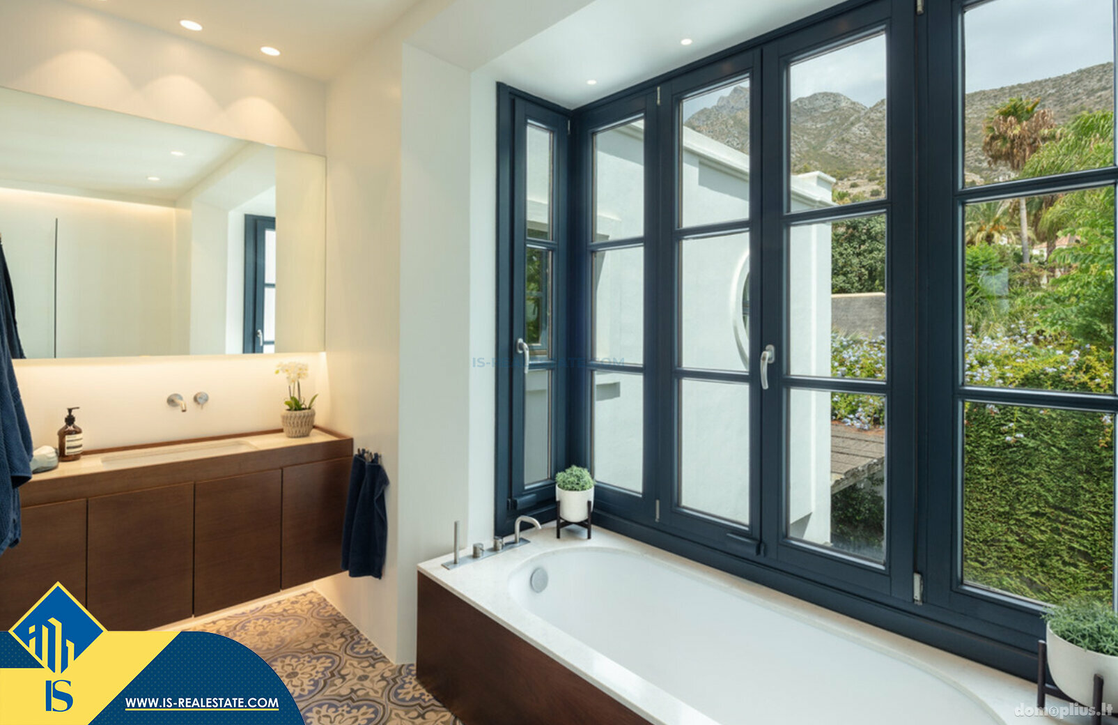 Дом Испания, Marbella